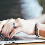 qual a diferença entre visitantes e leads